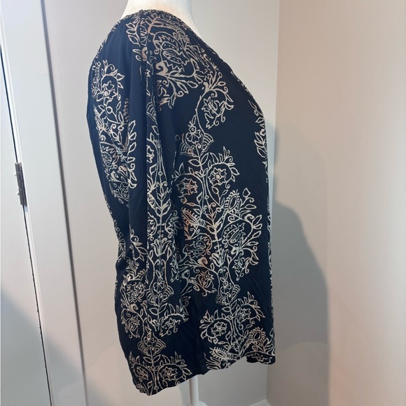 Lucky Brand Black & White Floral Boho Peasant Top – Women’s Plus 1X - Picture 2 of 9
